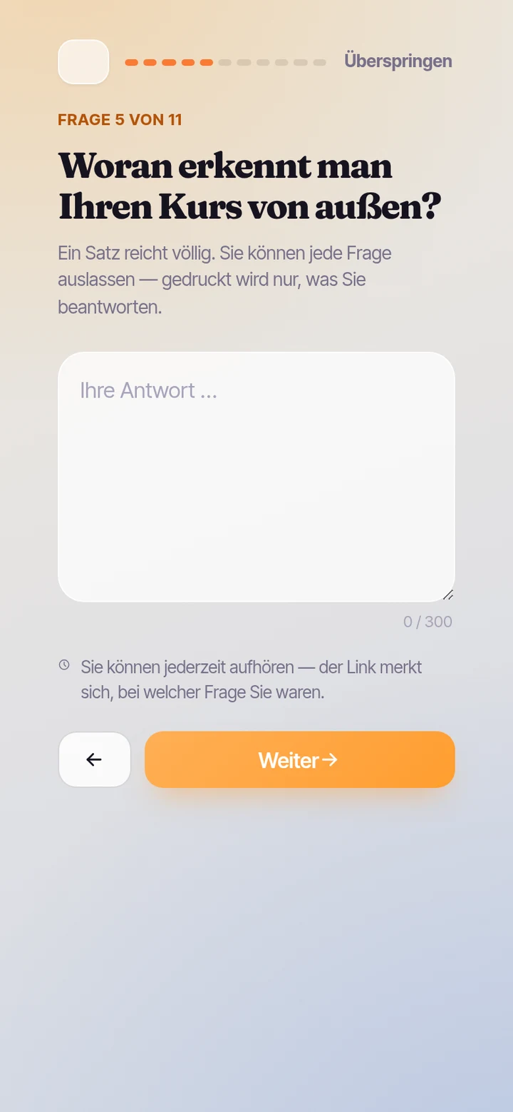 Eine einzelne Frage mit Antwortfeld, Fortschritt und Überspringen-Option.